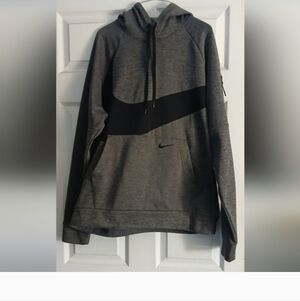 Nike Charcoal and Black Pullover Therma Fit Size Xl Nwt